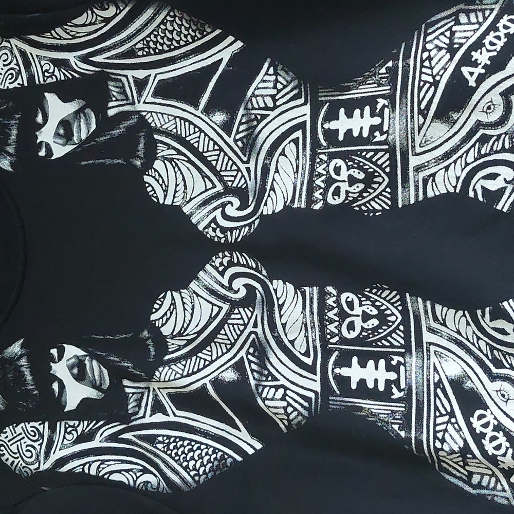 Nice Akoo Art sweater